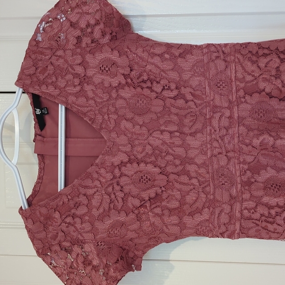 Lace Dress - Picture 2 of 6